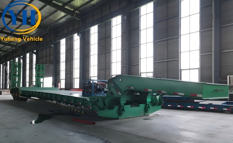Tri Axle Gooseneck Detachable Low Boy Trailer-YUHANG VEHICLE Tri Axle Gooseneck Detachable Low Boy Trailer-YUHANG VEHICLE