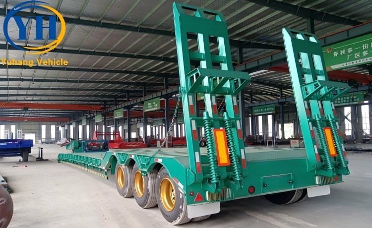 Tri Axle Gooseneck Detachable Low Boy Trailer-YUHANG VEHICLE Tri Axle Gooseneck Detachable Low Boy Trailer-YUHANG VEHICLE