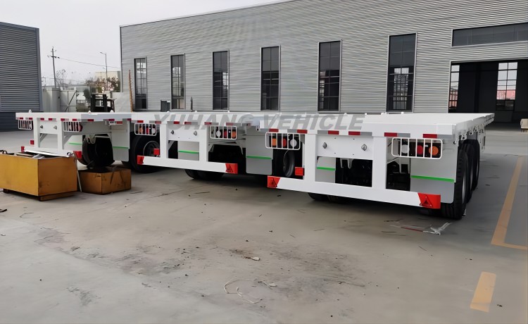 Tri Axle Flat Deck Trailer For Sale-YUHANG VEHICLE