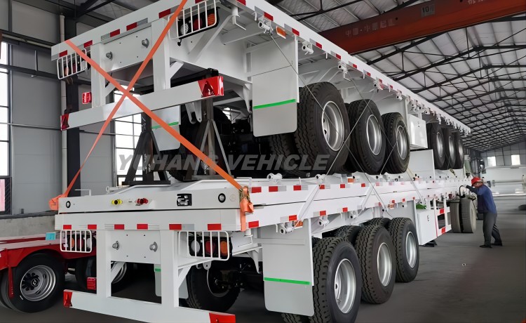 Tri Axle Flat Deck Trailer For Sale-YUHANG VEHICLE