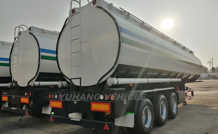 Tri Axle Stainless Tanker Trailer-YUHANG VEHICLE