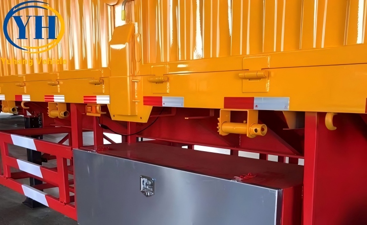 Tri Axle Fence Cargo Trailer for Sale-YUHANG VEHICLE Tri Axle Fence Cargo Trailer for Sale-YUHANG VEHICLE