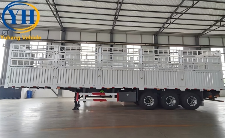 Triaxle Animal Transport Fence Trailer-YUHANG VEHICLE Triaxle Animal Transport Fence Trailer-YUHANG VEHICLE