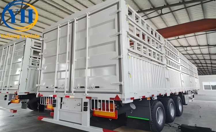 Triaxle Animal Transport Fence Trailer-YUHANG VEHICLE Triaxle Animal Transport Fence Trailer-YUHANG VEHICLE