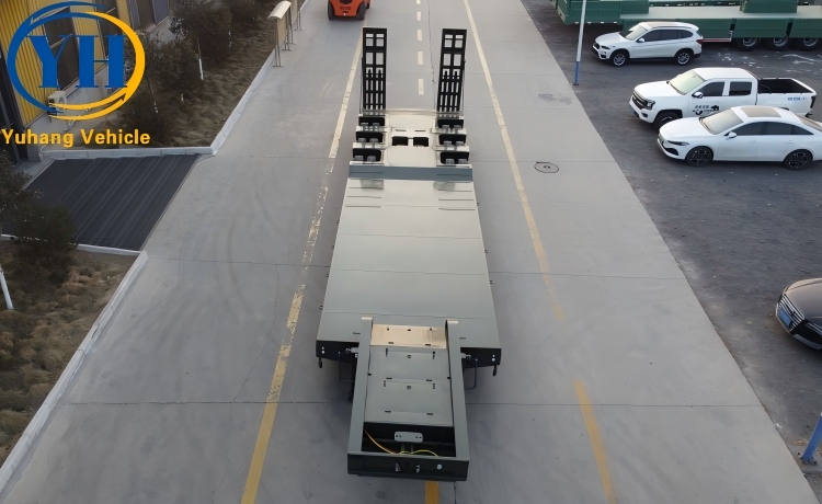 Triple 60 Ton Low Bed Vehicle-YUHANG VEHICLE Triple 60 Ton Low Bed Vehicle-YUHANG VEHICLE