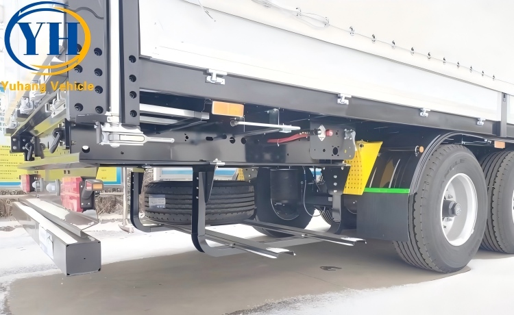 Tri Axle Curtain Trailer for Sale-YUHANG VEHICLE Tri Axle Curtain Trailer for Sale-YUHANG VEHICLE