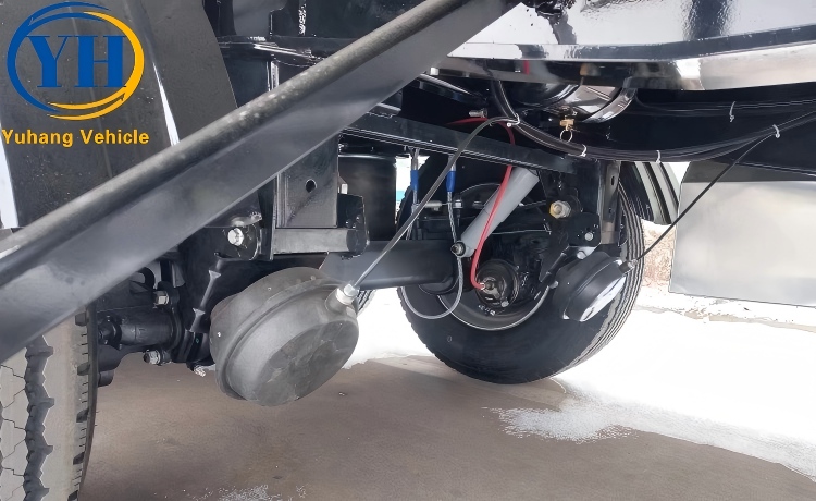 Tri Axle Curtain Trailer for Sale-YUHANG VEHICLE Tri Axle Curtain Trailer for Sale-YUHANG VEHICLE