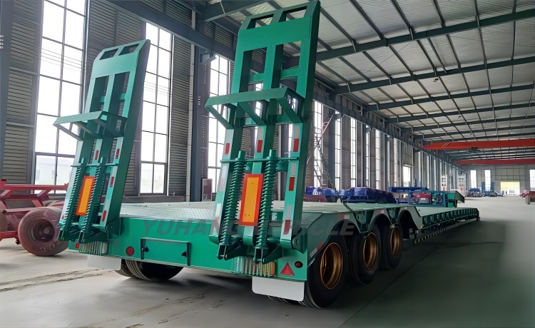 Tri Axle 80 Ton Detachable Gooseneck Lowbed Trailer with Ladder will be sent to Chile-YUHANG VEHICLE