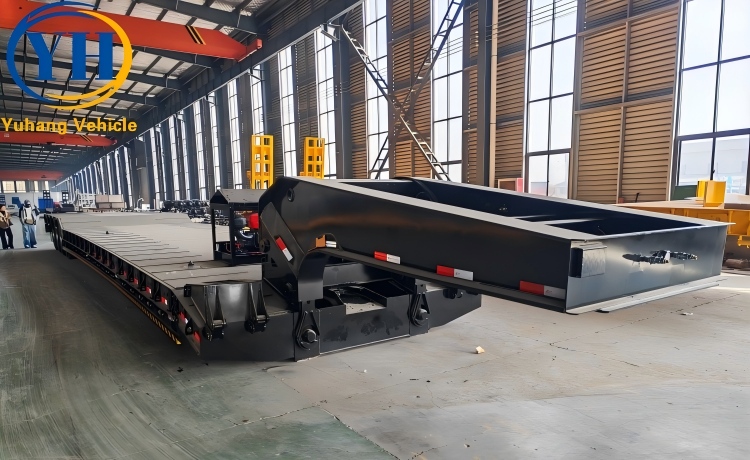 Tri Axle 80 Ton Detachable Gooseneck Lowboy Trailer with Ladder will be sent to Chile-YUHANG VEHICLE Tri Axle 80 Ton Detachable Gooseneck Lowboy Trailer with Ladder will be sent to Chile-YUHANG VEHICLE