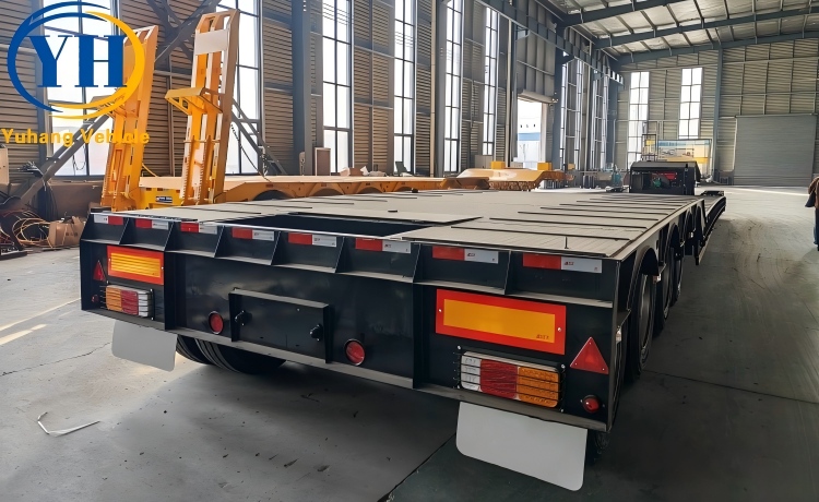 Tri Axle 80 Ton Detachable Gooseneck Lowboy Trailer with Ladder will be sent to Chile-YUHANG VEHICLE Tri Axle 80 Ton Detachable Gooseneck Lowboy Trailer with Ladder will be sent to Chile-YUHANG VEHICLE