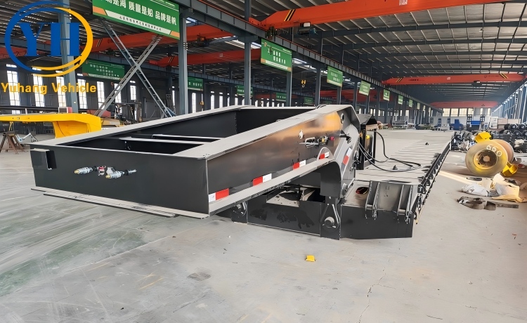 Tri Axle 80 Ton Detachable Gooseneck Lowboy Trailer with Ladder will be sent to Chile-YUHANG VEHICLE Tri Axle 80 Ton Detachable Gooseneck Lowboy Trailer with Ladder will be sent to Chile-YUHANG VEHICLE
