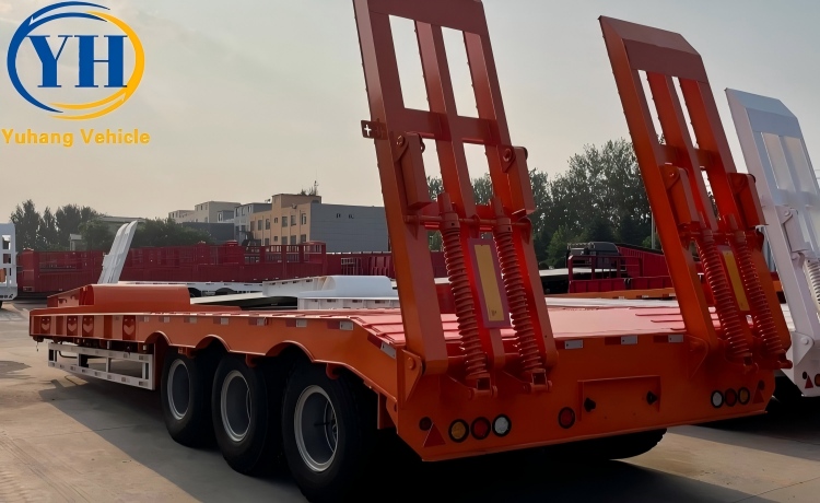 Tri Axle 80 Ton Lowbed Semi Trailer will be exported to Mozambique-YUHANG VEHICLE Tri Axle 80 Ton Lowbed Semi Trailer will be exported to Mozambique-YUHANG VEHICLE