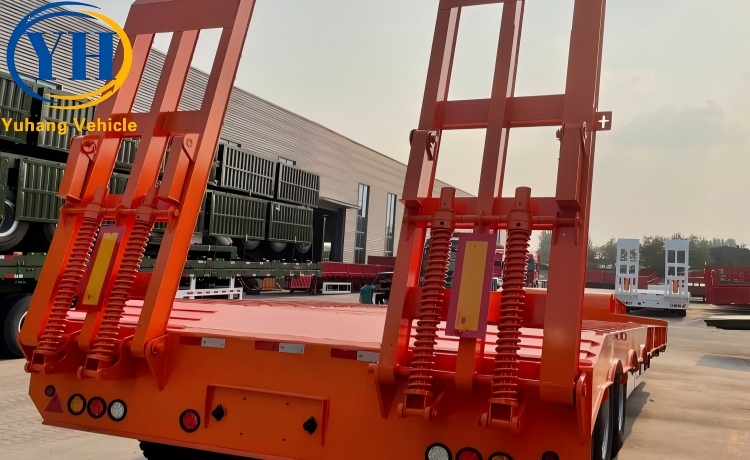 Tri Axle 80 Ton Lowbed Semi Trailer will be exported to Mozambique-YUHANG VEHICLE Tri Axle 80 Ton Lowbed Semi Trailer will be exported to Mozambique-YUHANG VEHICLE