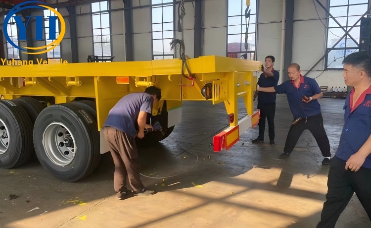Triple Axle 40Ft Flatbed Trailer is ready send to Namibia-YUHANG VEHICLE Triple Axle 40Ft Flatbed Trailer is ready send to Namibia-YUHANG VEHICLE