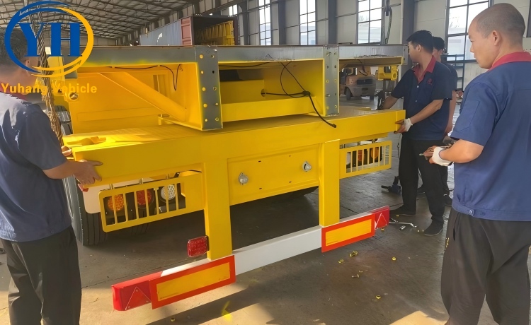 Triple Axle 40Ft Flatbed Trailer is ready send to Namibia-YUHANG VEHICLE Triple Axle 40Ft Flatbed Trailer is ready send to Namibia-YUHANG VEHICLE
