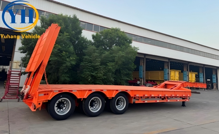 13M Triple Axle Lowbed Transport Trailer is ready to be sent to Zambia-YUHANG VEHICLE 13M Triple Axle Lowbed Transport Trailer is ready to be sent to Zambia-YUHANG VEHICLE