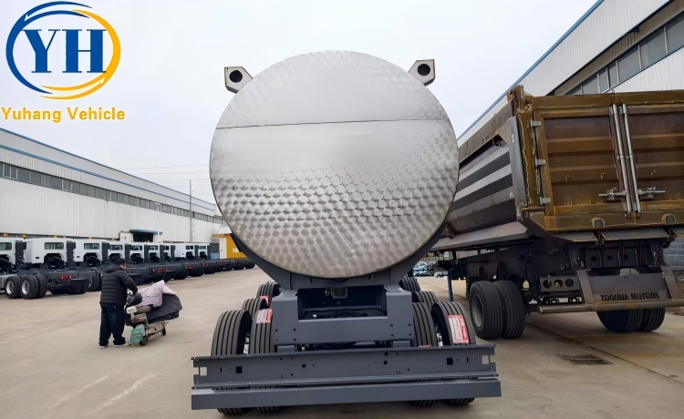 54000 Liter Aluminum Fuel Tanker Trailer will be sent to Botswana-YUHANG VEHICLE 54000 Liter Aluminum Fuel Tanker Trailer will be sent to Botswana-YUHANG VEHICLE