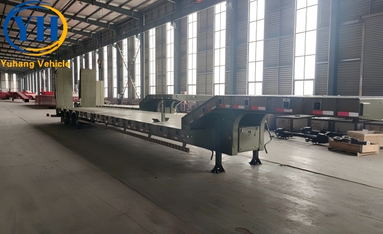 Tri Axle 60 Ton Low Loader Trailer will be sent to Saudi Arabia-YUHANG VEHICLE Tri Axle 60 Ton Low Loader Trailer will be sent to Saudi Arabia-YUHANG VEHICLE