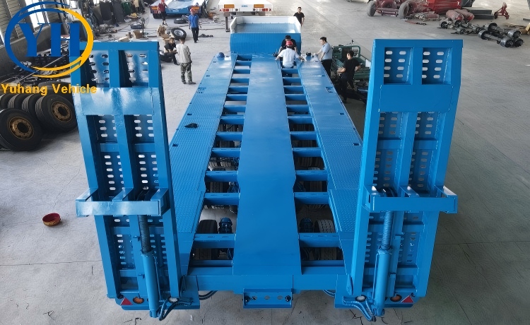 4 Axle 100 Ton Low Bed Trailer will be shipped to Sierra Leone-YUHANG VEHICLE 4 Axle 100 Ton Low Bed Trailer will be shipped to Sierra Leone-YUHANG VEHICLE