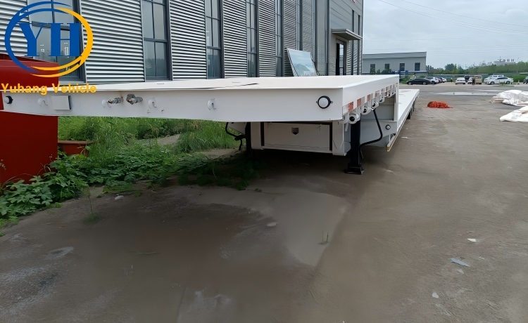4 Axle Lowbed Trailer with Air Suspension for Sale In Kenya-YUHANG VEHICLE 4 Axle Lowbed Trailer with Air Suspension for Sale In Kenya-YUHANG VEHICLE