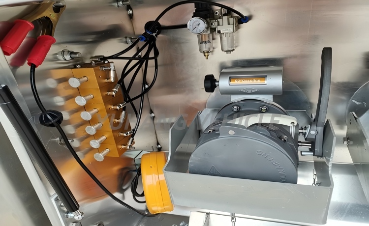 40000 Liter Aluminum Alloy Tanker Semi Trailer will be sent to Ghana-YUHANG VEHICLE 40000 Liter Aluminum Alloy Tanker Semi Trailer will be sent to Ghana-YUHANG VEHICLE