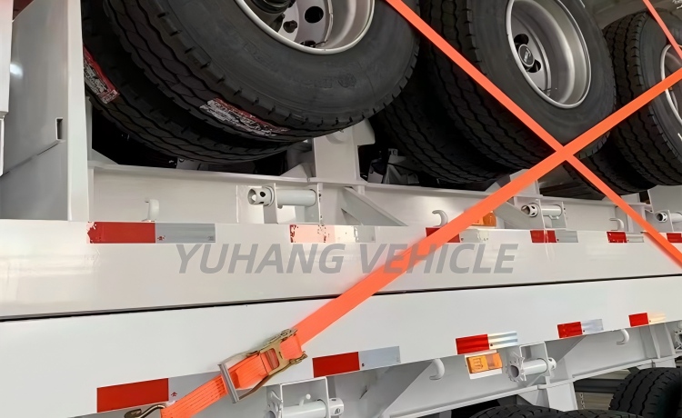 Triple Flatbed Container Trailer will be sent to to Sierra Leone-YUHANG VEHICLE Triple Flatbed Container Trailer will be sent to to Sierra Leone-YUHANG VEHICLE