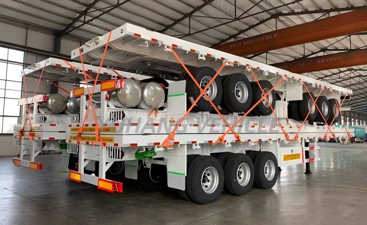 Triple Flatbed Container Trailer will be sent to to Sierra Leone-YUHANG VEHICLE Triple Flatbed Container Trailer will be sent to to Sierra Leone-YUHANG VEHICLE