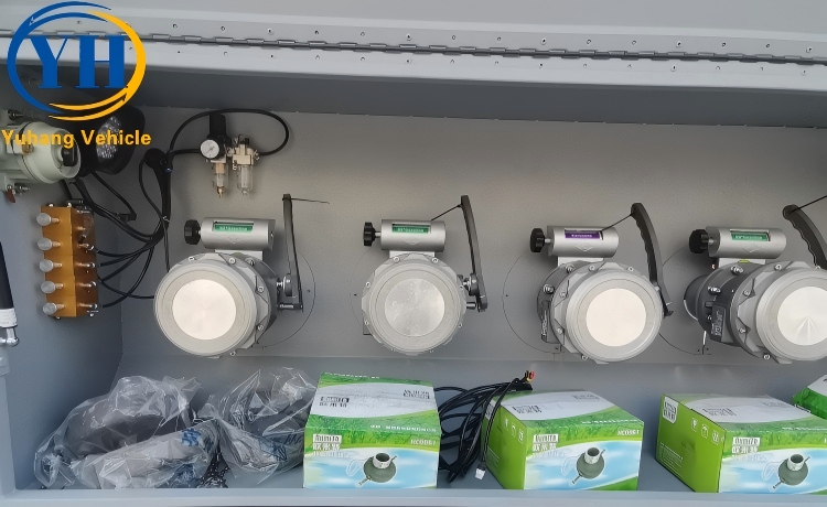 4 Axle 50000 Liter Fuel Tanker Trailer will be sent to Kenya-YUHANG VEHICLE 4 Axle 50000 Liter Fuel Tanker Trailer will be sent to Kenya-YUHANG VEHICLE