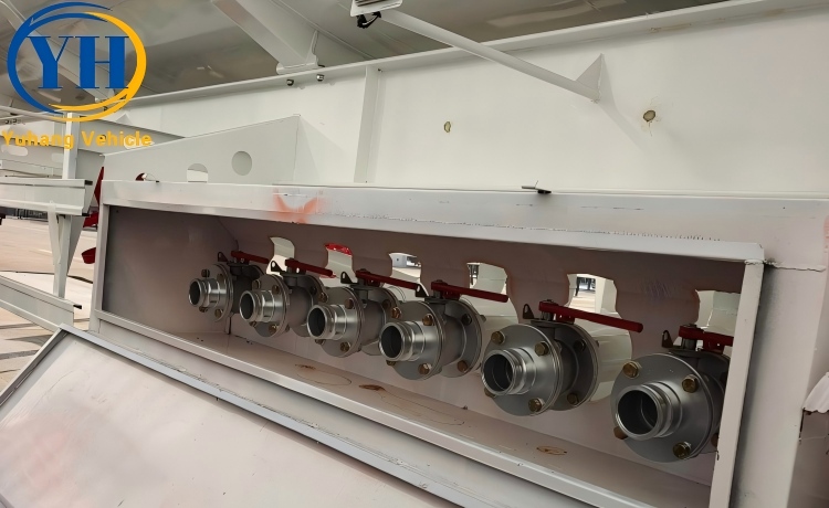 50000 Liter Oil Tanker Trailer will be shipped to Zimbabwe-YUHANG VEHICLE 50000 Liter Oil Tanker Trailer will be shipped to Zimbabwe-YUHANG VEHICLE