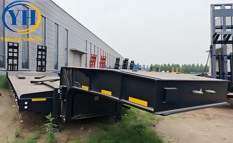3 Axle Semi Lowbed Trailer with Mechanical Ladder will be shipped to Nigeria-YUHANG VEHICLE 3 Axle Semi Lowbed Trailer with Mechanical Ladder will be shipped to Nigeria-YUHANG VEHICLE