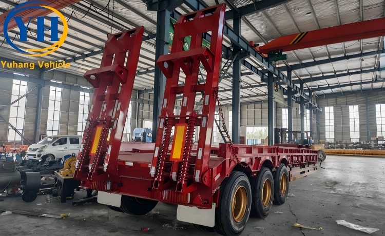 Tri Axle Low Loader Trailer will be sent to Togo-YUHANG VEHICLE Tri Axle Low Loader Trailer will be sent to Togo-YUHANG VEHICLE