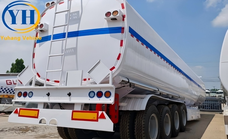 Best Price 4 Axle 50000L Oil Tanker Trailer will be shipped to Guinea-YUHANG VEHICLE Best Price 4 Axle 50000L Oil Tanker Trailer will be shipped to Guinea-YUHANG VEHICLE